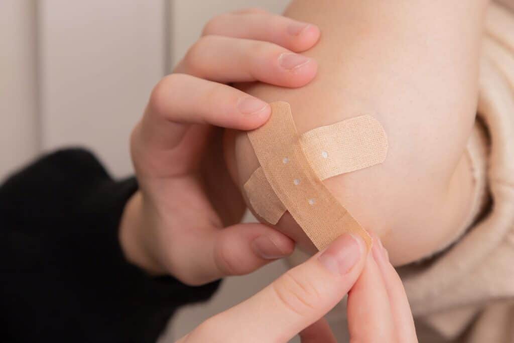 First aid for minor wounds, dealing with cuts, dealing with scrapes, My First Aid Course